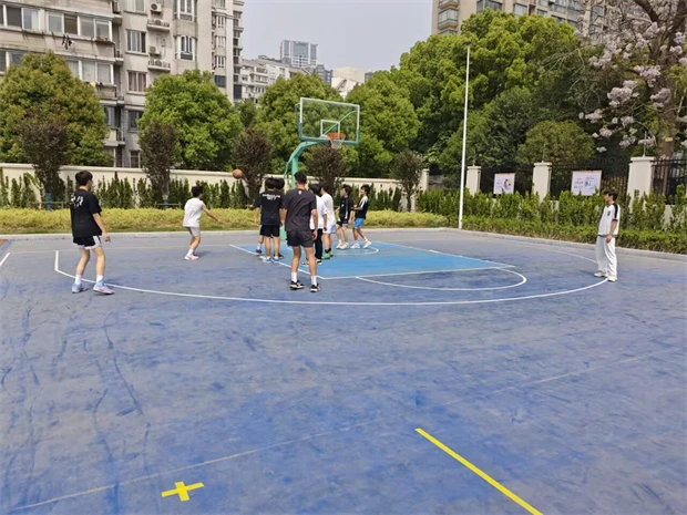 如何通过传球训练增强团队默契?_0